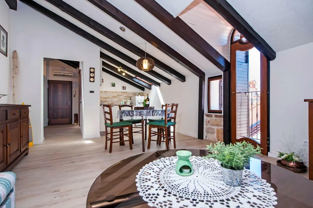 Rovigno Bella Sea View Apartment