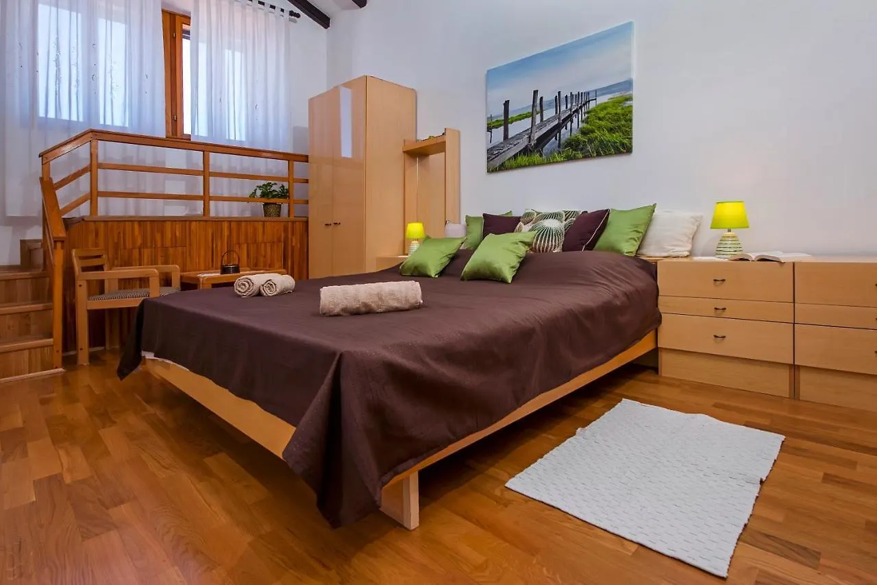 Rovigno Bella Sea View Apartment