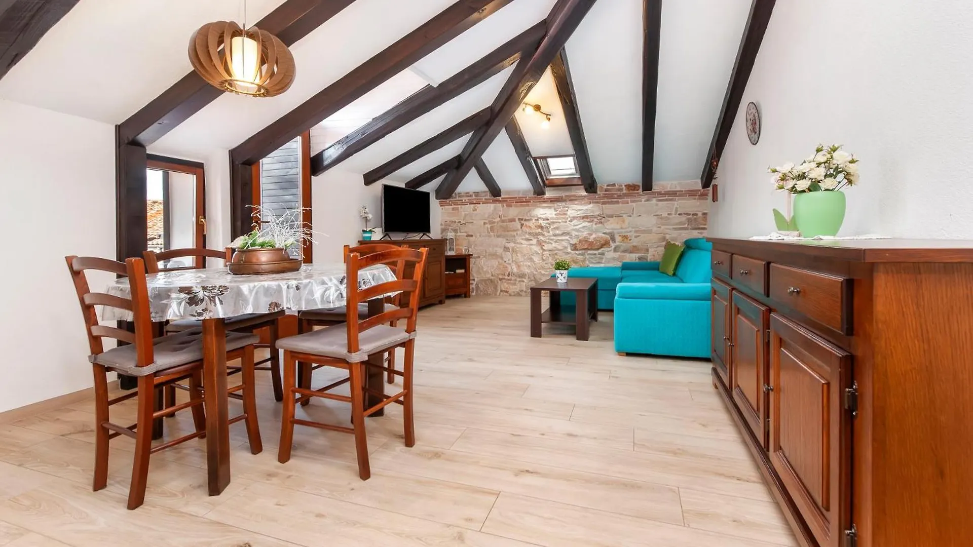 Rovigno Bella Sea View Apartment  罗维尼